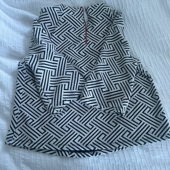 W5 Womens Black & White Blouse 52%cotton 46Poly 2 Spandex Sz L 24long 20 Armpit - Picture 2 of 3